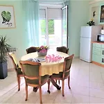Angela Apartman *