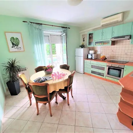 Angela Apartment