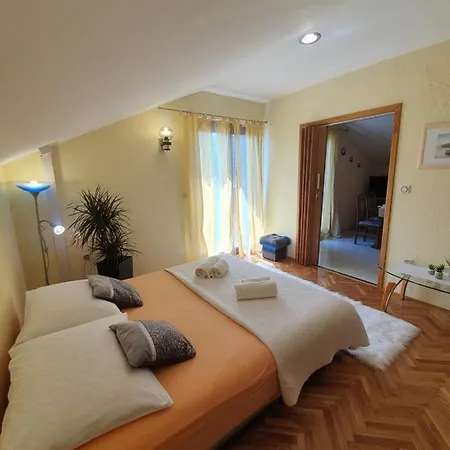 Angela Apartment Kampor