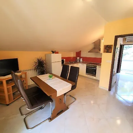 Angela Apartment *