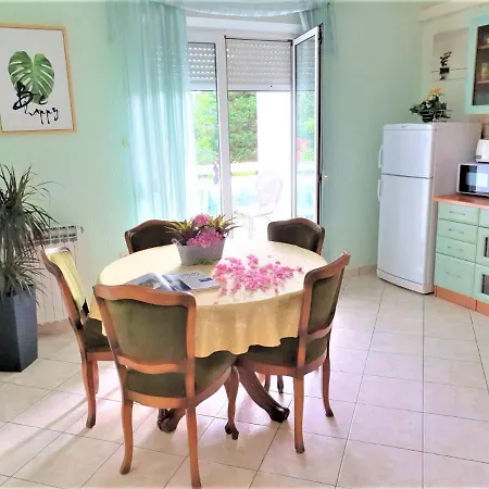 Angela Apartmán *