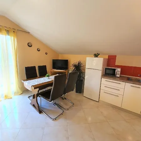 Angela Apartment
